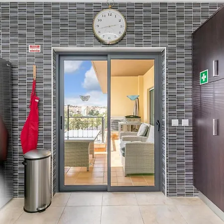 Luxury Penthouse Near Center #1933